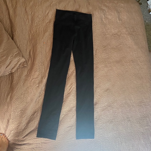 Lululemon Black Leggings Tall Sz 6 - Picture 4 of 6